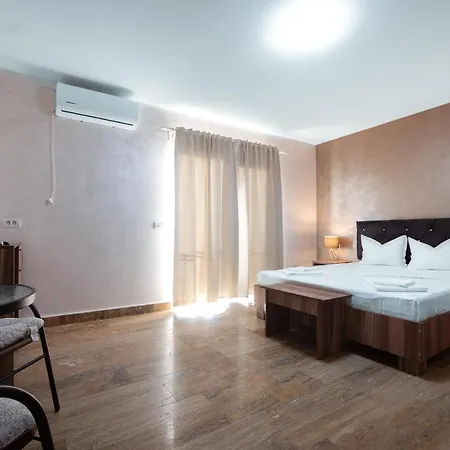 La Dudu Πανσιόν 4*