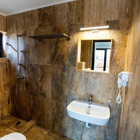 Konukevi La Dudu Vama Veche