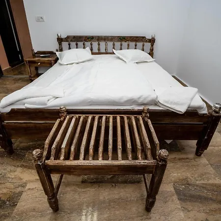 La Dudu Vama Veche